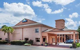 Days Inn By Wyndham Columbia Exterior photo