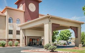 Quality Inn & Suites Albuquerque Exterior photo