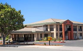 Super 8 By Wyndham Salinas Motel Exterior photo