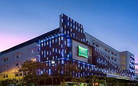 ibis Styles Yogyakarta Hotel Exterior photo