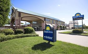 Days Inn By Wyndham Conway Exterior photo