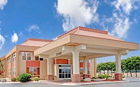 Ramada By Wyndham West Memphis Hotel Exterior photo