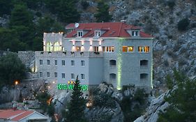 Hotel Villa Dvor Omiš Exterior photo