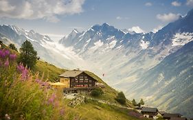 Alpenhotel Zur Wildi Lauchernalp Wiler Exterior photo