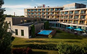 Georg Ots Spa Hotel Kuressaare Exterior photo