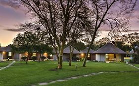 Protea Hotel By Marriott Oudtshoorn Riempie Estate Exterior photo