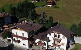 Pensione Valbona Panzió Corvara In Badia Exterior photo