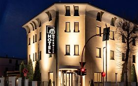 Hotel Ovest Piacenza Exterior photo