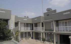 Commonlens Inn Entebbe Exterior photo