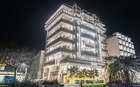 Hotel Tiffany'S Riccione Exterior photo