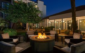 Courtyard By Marriott Phoenix Airport Hotel Exterior photo