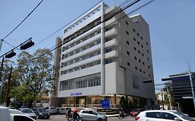 Tryp By Wyndham Asuncion Hotel Exterior photo