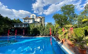 Hotel Royal Park Kisinyov Exterior photo