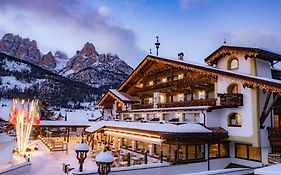 Sport Hotel Majare Pozza di Fassa Exterior photo