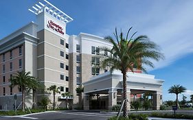 Hampton Inn & Suites Cape Canaveral Cruise Port, Fl Exterior photo