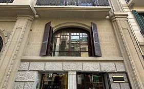 The Loft Hostel Barcelona La Pedrera Exterior photo