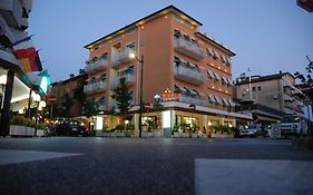 Hotel Da Mario Caorle Exterior photo