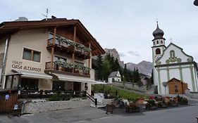 Chalet Ciasa Alexander Panzió San Cassiano  Exterior photo