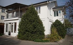 Guest House On Sadovaya Almati Exterior photo