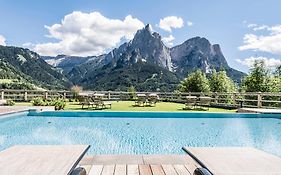 Sonus Alpis - Adults Only Aparthotel Castelrotto Exterior photo