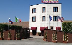 Hotel Motel Flower Novi Ligure Exterior photo