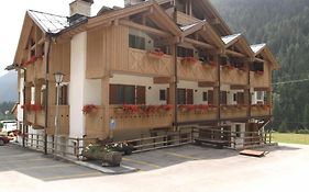 Hotel Tyrolia Malga Ciapela Exterior photo