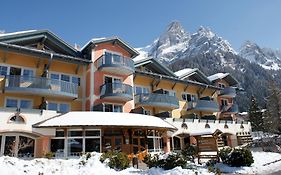 Sporting Aparthotel San Martino Di Castrozza Exterior photo