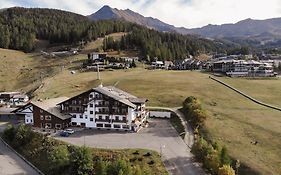 Etoile De Neige Hotel Pila  Exterior photo