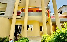 Guesthouse Cocotiers Cotonou Exterior photo