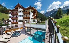 Savoy Dolomites Luxury & Spa Hotel Selva di Val Gardena Exterior photo