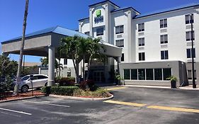 Holiday Inn Express Hotel & Suites Cocoa Beach By Ihg Exterior photo