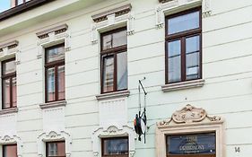 Garni Hotel Virgo Pozsony Exterior photo