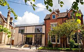 Yha Cambridge Hostel Exterior photo