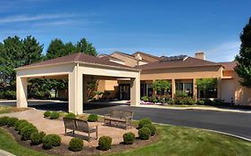 Courtyard Toledo Airport Holland Hotel Exterior photo