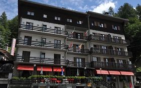 Hotel Etoile De Neige Valtournenche Exterior photo