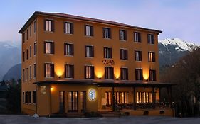 Albergo Ristorante Flora Vittorio Veneto Exterior photo