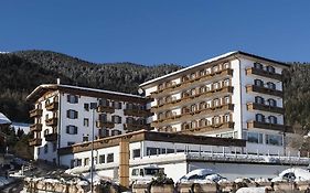 Grand Hotel Biancaneve Folgaria Exterior photo