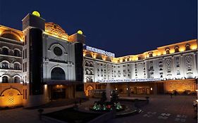 Blue Horizon Royal Parklane International Hotel Sanghaj Exterior photo