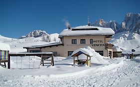 Albergo Venezia Passo Rolle Exterior photo