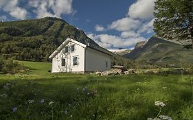 Hansali Holiday Home Fjaerland Exterior photo