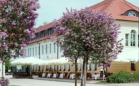 Schloss Hotel Dresden Pillnitz Exterior photo