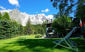 Hotel Locanda Belvedere Courmayeur Exterior photo