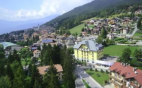 Hotel Vittoria Folgaria Exterior photo