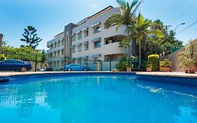 Hampton Court Apartments Brisbane Exterior photo