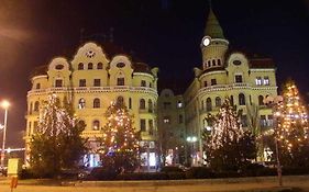 Hotel Vulturul Negru Nagyvárad Exterior photo