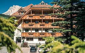 Diana Dolomites Living & Taste Hotel La Villa  Exterior photo