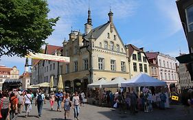 Tallinn City Apartments - Town Hall Square Exterior photo