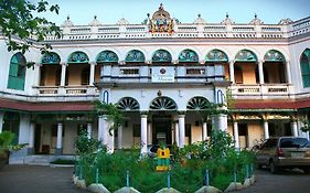 Chettinadu Mansion - An Authentic Heritage Palace Vendégház Kānādukāttān Exterior photo