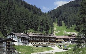 Sport Hotel Pampeago Tesero Exterior photo