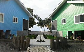 Serenity Beach Cottages Utila Exterior photo